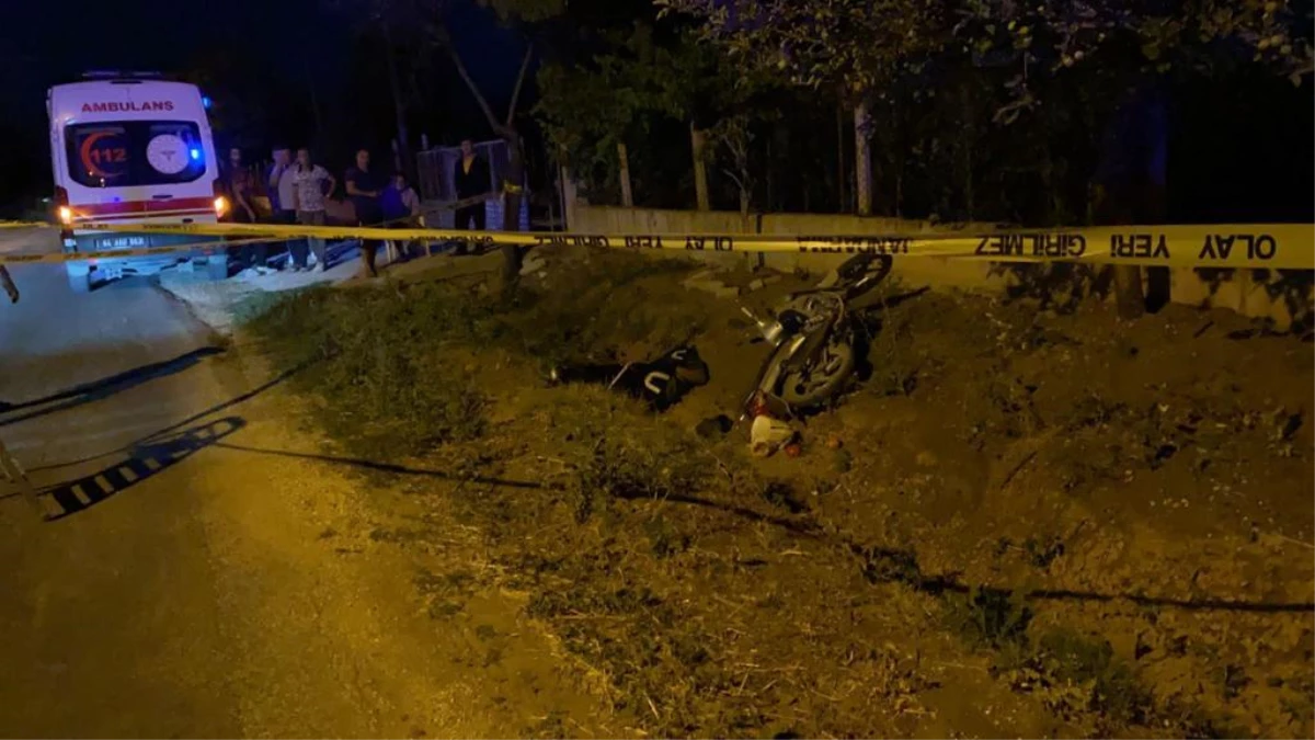Uşak\'ta şarampole devrilen motosikletin sürücüsü hayatını kaybetti