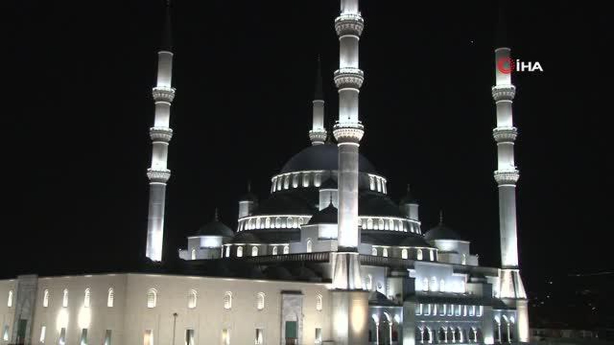 Son dakika haber | 15 Temmuz\'un 5\'inci yıl dönümünde tüm camilerden sela okundu