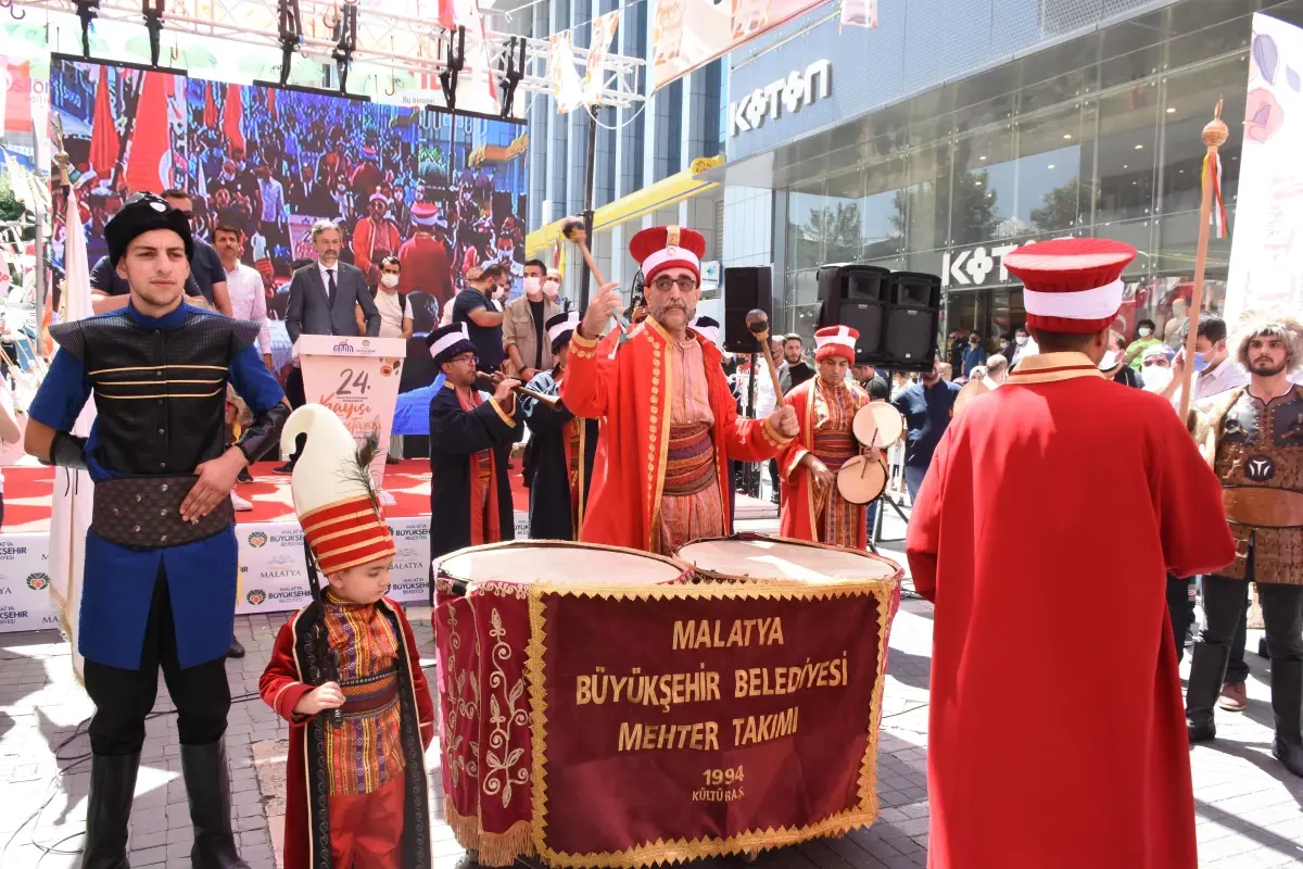 24. Malatya Kültür Sanat Etkinlikleri ve Kayısı Festivali başladı