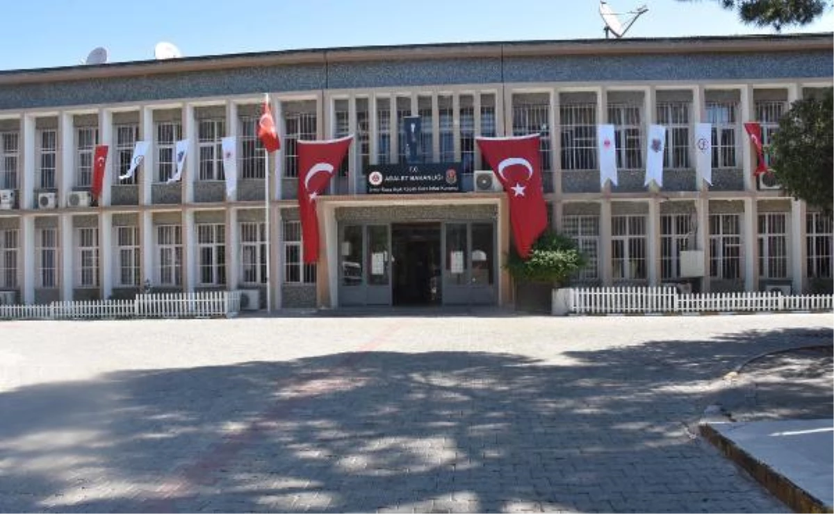 62 yıllık devir kapandı, İzmir Buca Cezaevi sessizliğe büründü