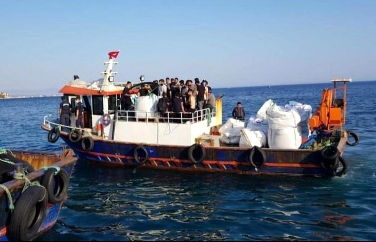 Aç ve susuz göçmenleri polis ve jandarma kurtardı
