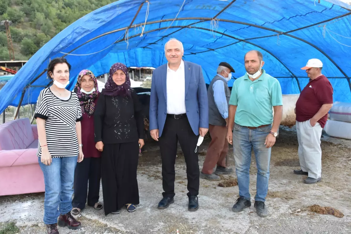 Belediye Başkanı Acar, kurban pazarını gezdi