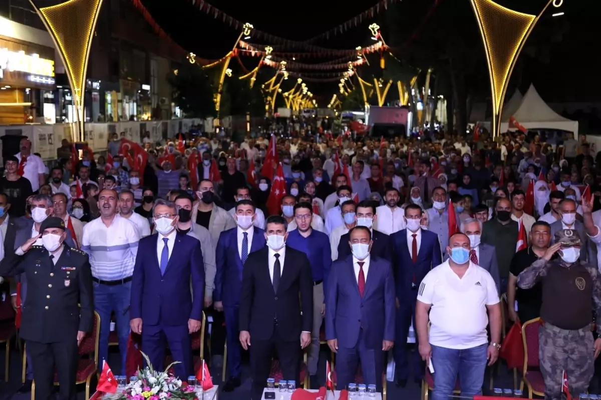 Bingöl\'de 15 Temmuz Demokrasi ve Milli Birlik Günü törenle kutlandı