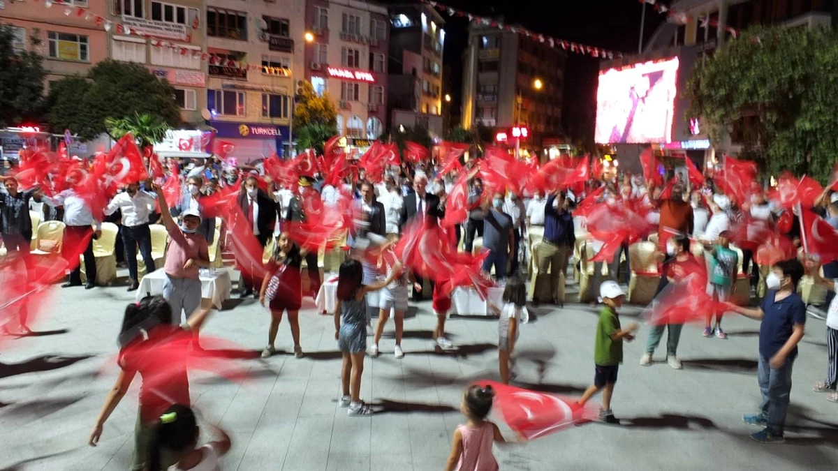 Burhaniye\'de 15 Temmuz Demokrasi ve Milli Birlik Günü