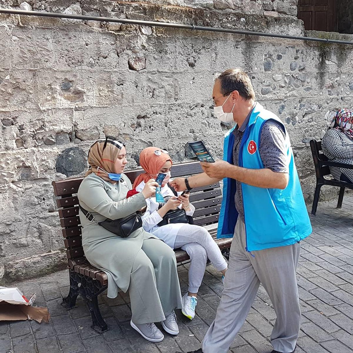 Bursa\'da TDV gönüllüleri vekaletle kurban kesimi hakkında vatandaşları bilgilendirdi