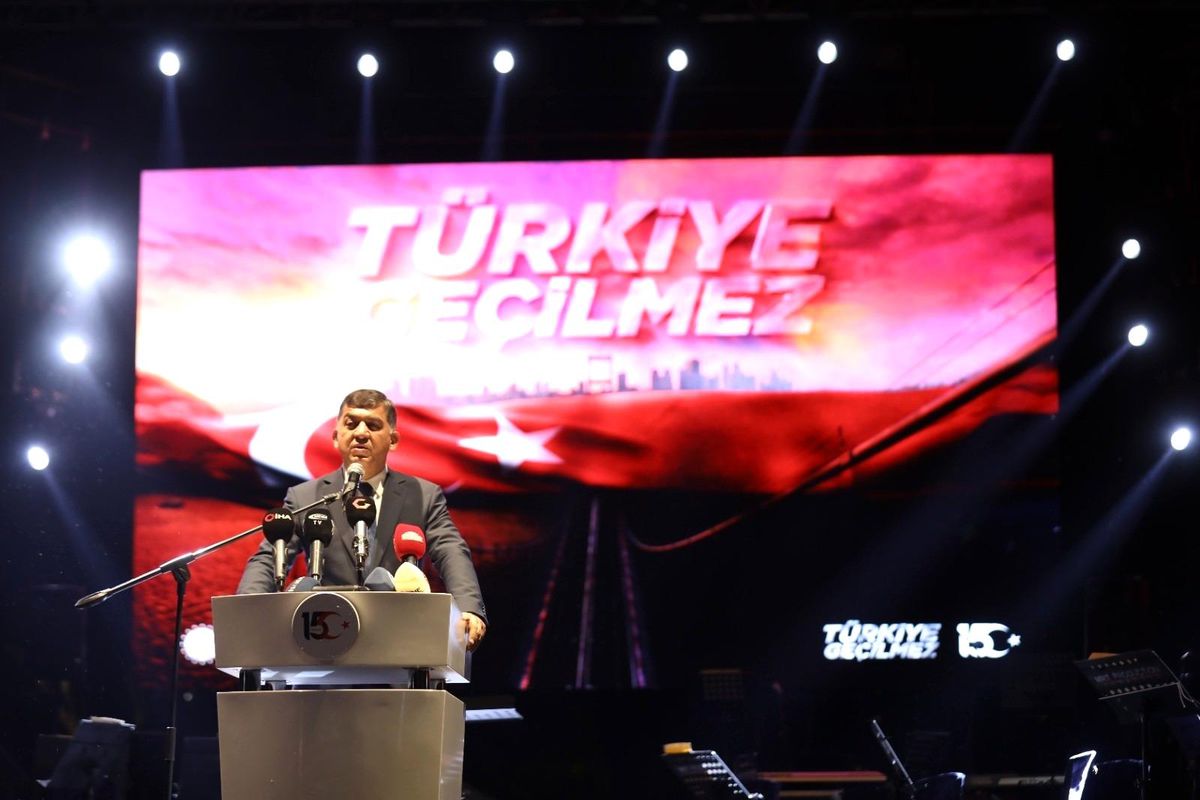 Fadıloğlu, darbe girişiminin 5. yılında da Demokrasi Meydanına indi