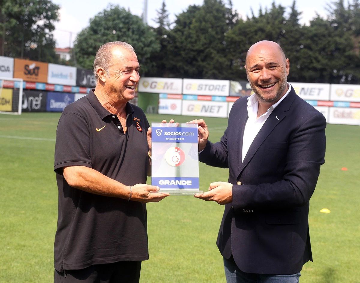 Fatih Terim\'e 47. yıl plaketi