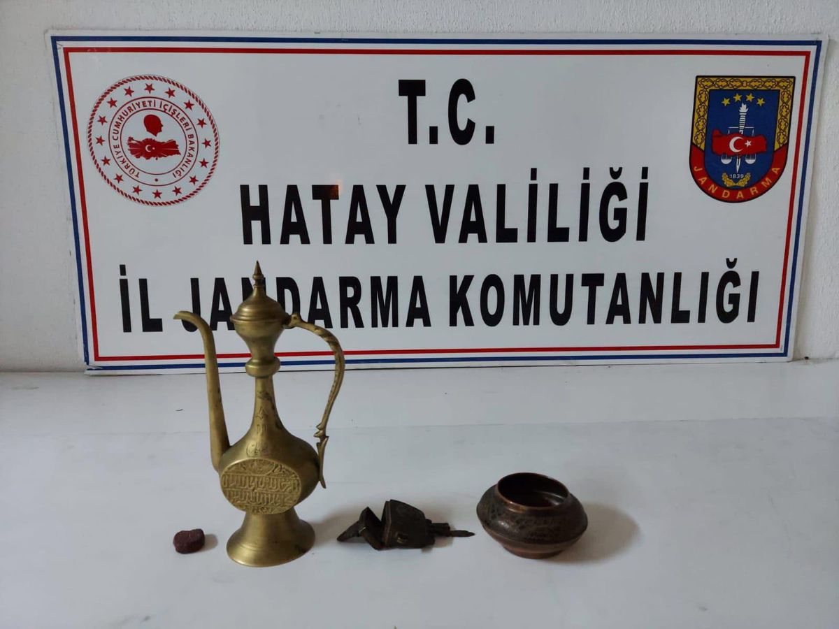 Hatay\'da tarihi eser niteliği taşıdığı değerlendirilen objeler ele geçirildi
