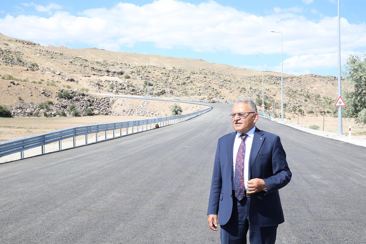 Hıdırellez yolunun ikinci etabının asfaltlama çalışmaları tamamlandı