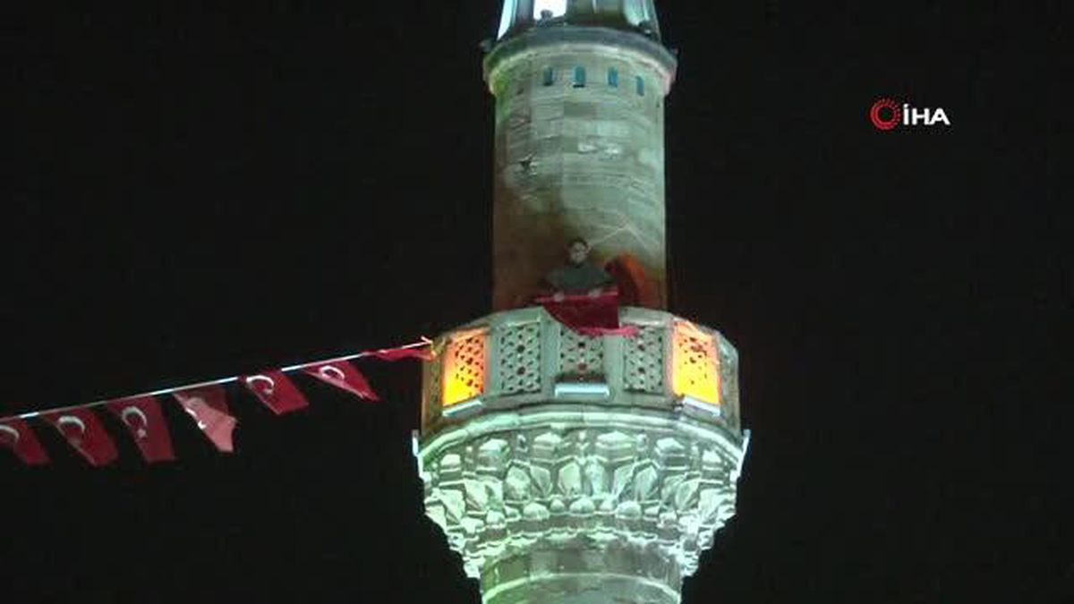 Son dakika haberi: İzmir'in 15 Temmuz anması sela ile son buldu