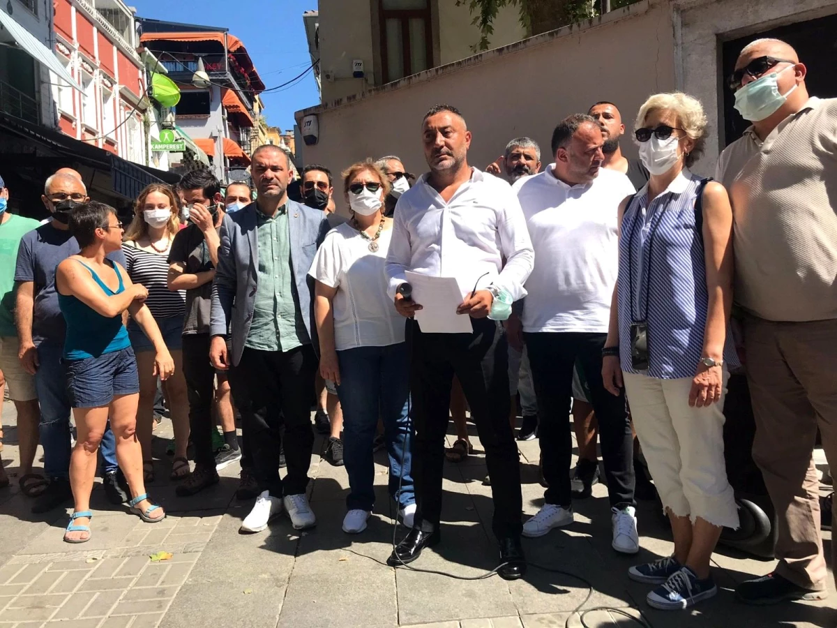 Kadıköy\'de Surp Takavor Ermeni Kilisesi\'ne yapılan saygısızlığa ilişkin STK\'lardan basın açıklaması
