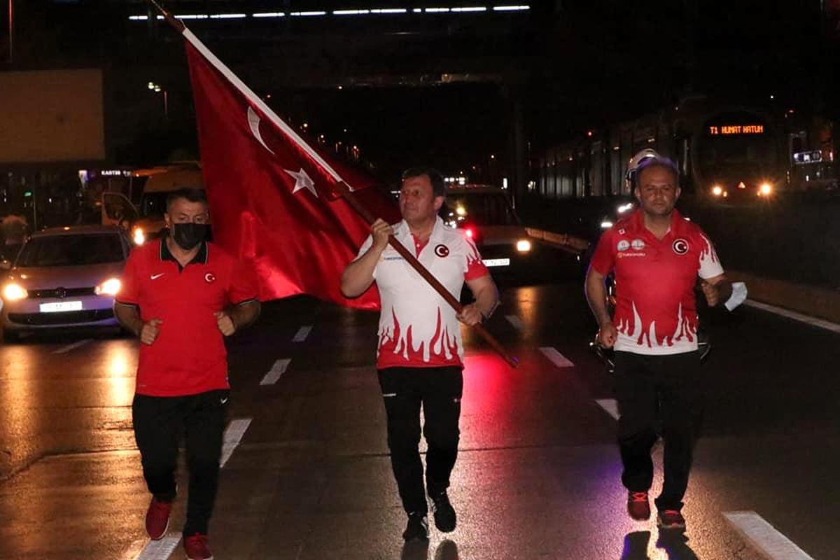 Kayseri\'de 15 Temmuz Şehitleri Sancak Koşusu