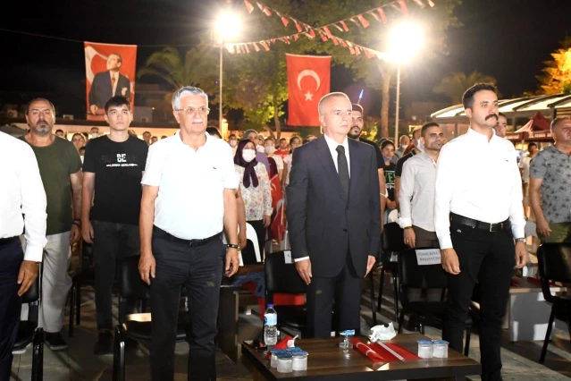 Kemer'de sabah ezanına kadar demokrasi nöbeti tutuldu