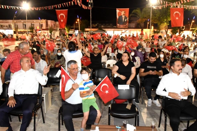 Kemer'de sabah ezanına kadar demokrasi nöbeti tutuldu