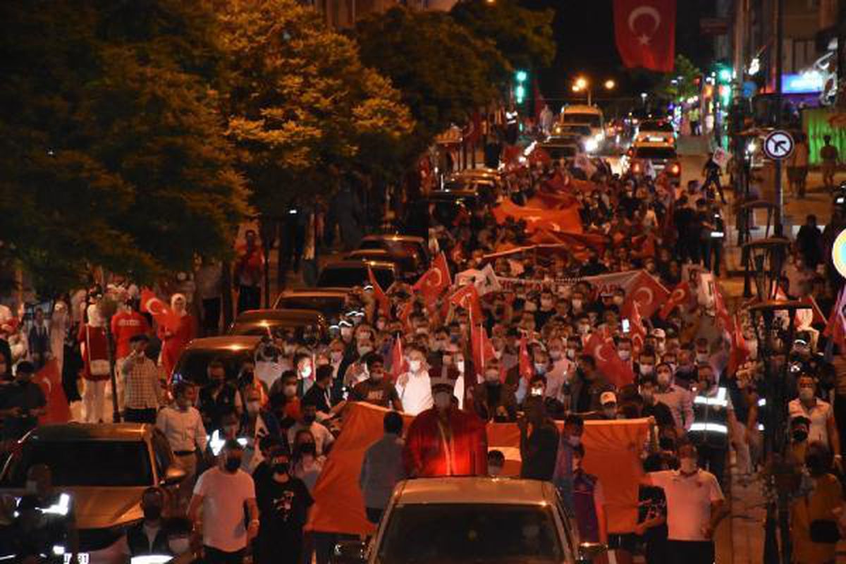 Kırıkkale\'de \'15 Temmuz\' yürüyüşü