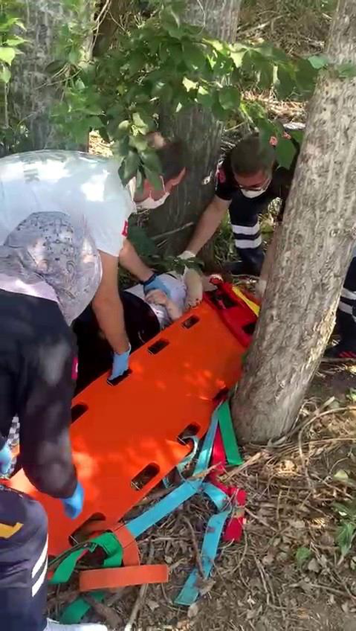 Kontrolden çıkan otomobil takla attı: 2\'si çocuk 5 yaralı