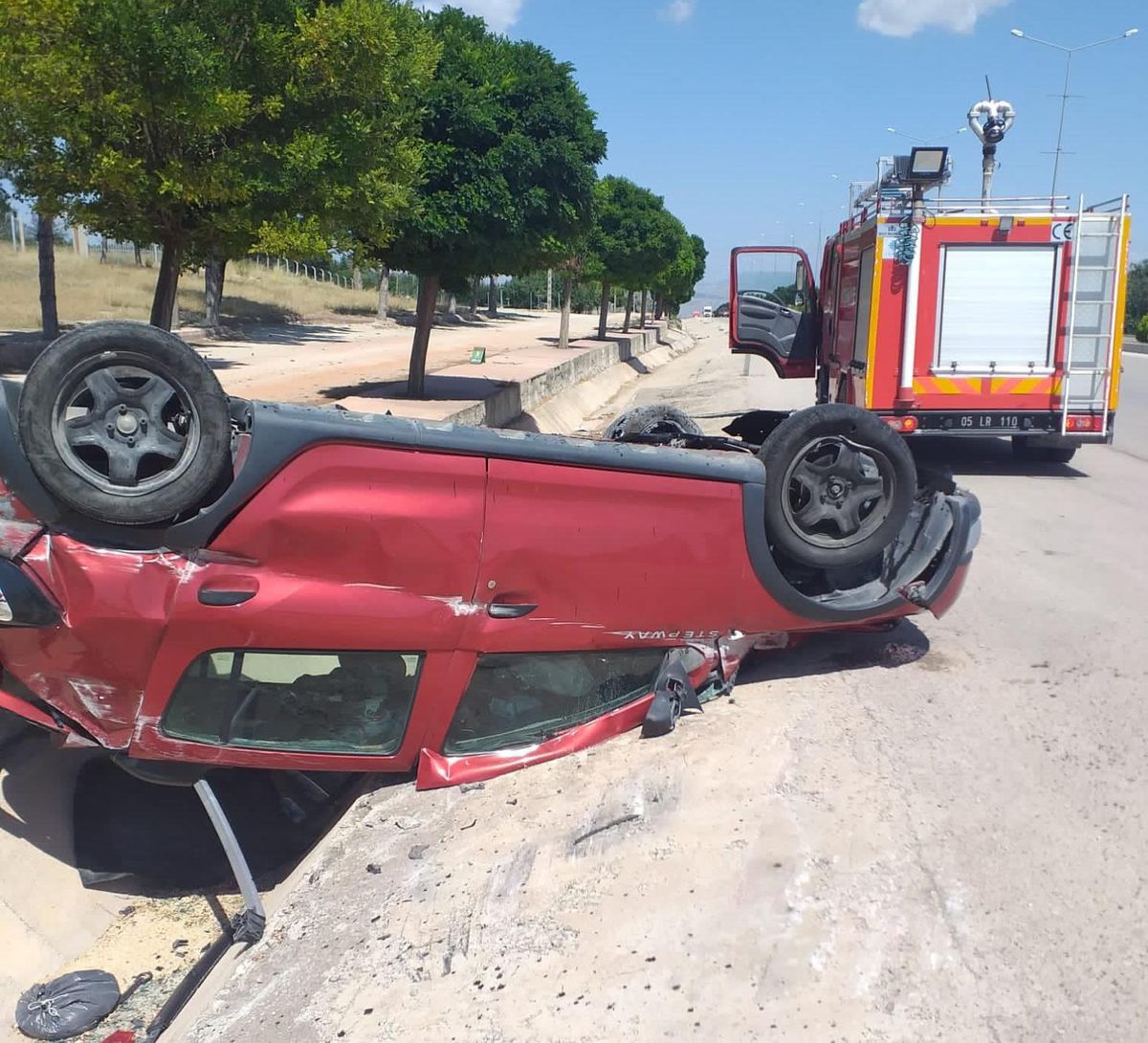 Merzifon\'da şarampole devrilen otomobilin sürücüsü yaralandı