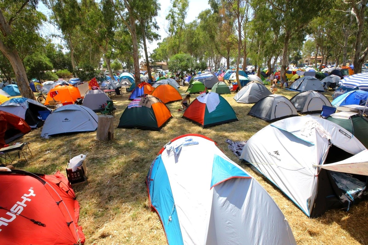Selçuk Pamucak Sahili\'nde yaz ve müzik kampı