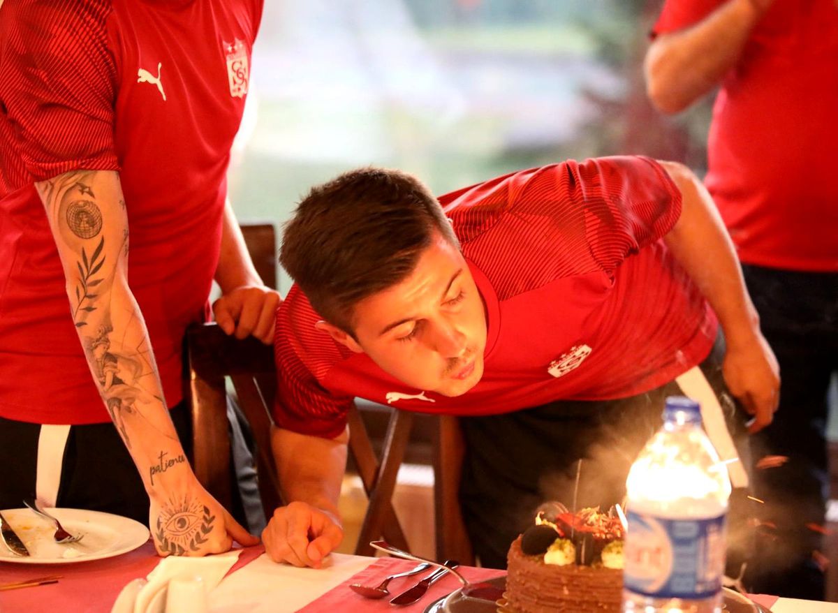 Sivasspor\'da Armin Djerlek\'e sürpriz doğum günü