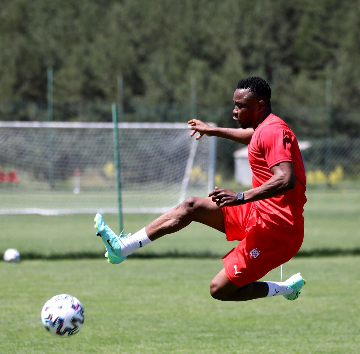 Sivasspor\'da Leke James ilk çalışmasını yaptı