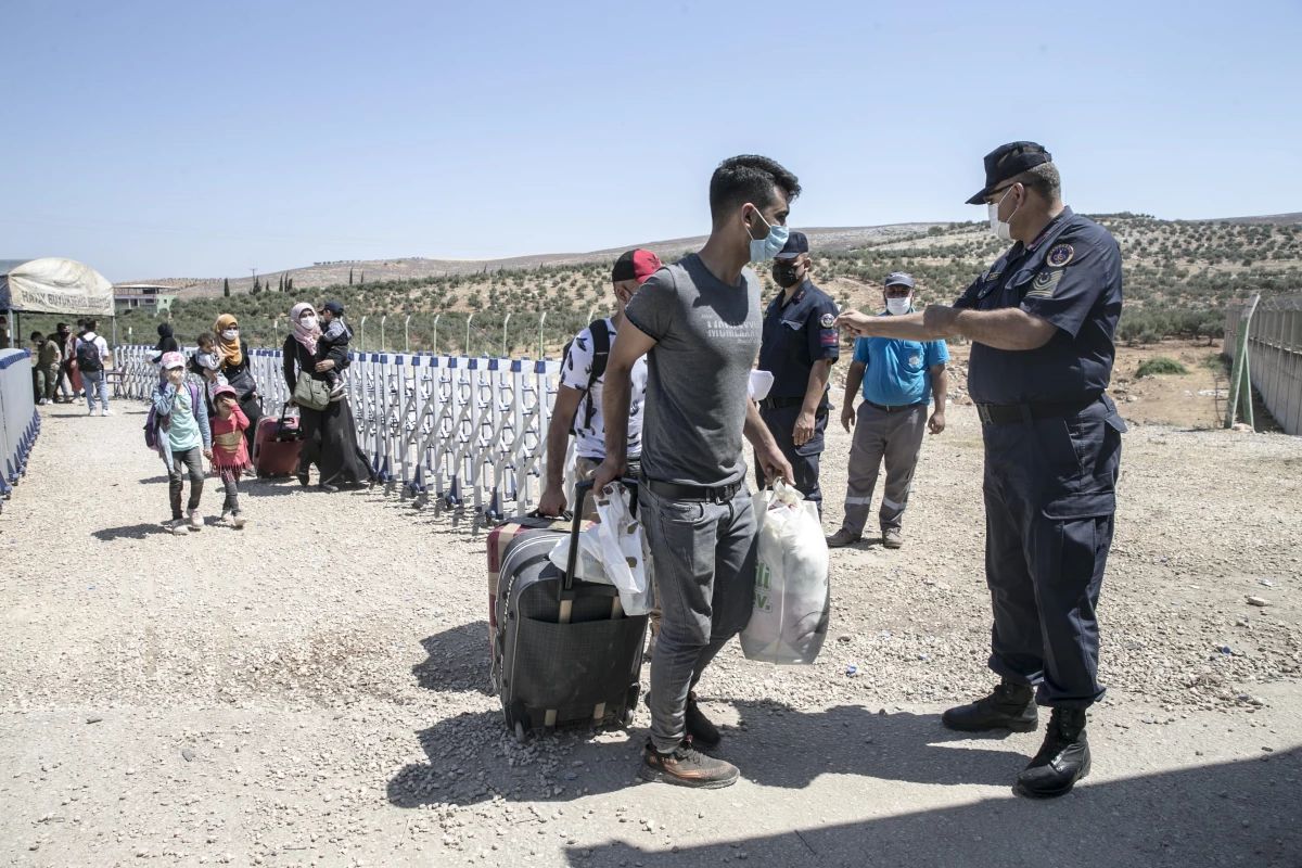 Ülkelerine bayramlaşmaya giden Suriyeliler buruk sevinç yaşıyor