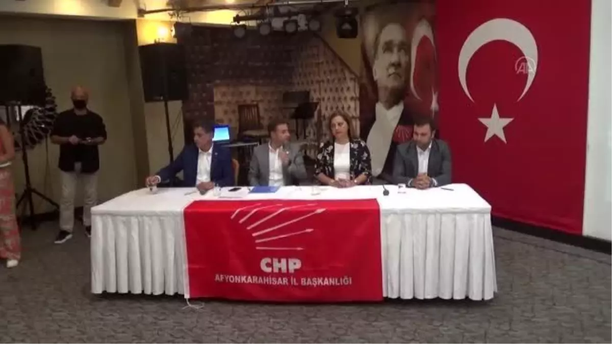 Son Dakika | AFYONKARAHİSAR - CHP Genel Başkan Yardımcısı Akın, "Yaşanabilir Kentsel Dönüşüm" toplantısına katıldı