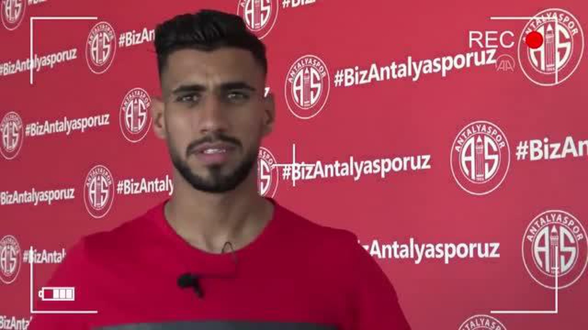 Antalyaspor, Cezayirli futbolcu Houssam Ghacha\'yı transfer etti