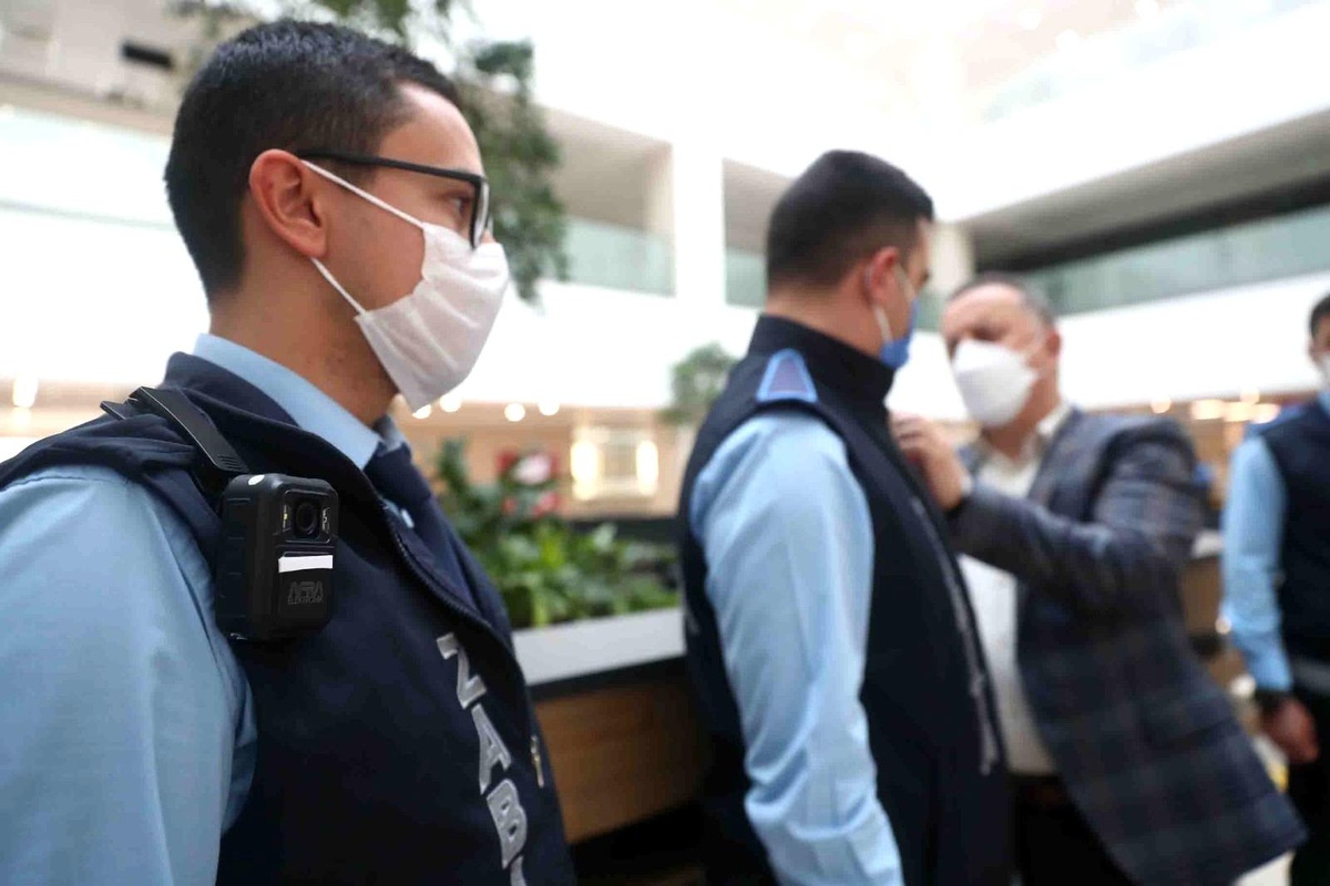 Bağcılar zabıtasında "Yaka kamerası" dönemi başladı