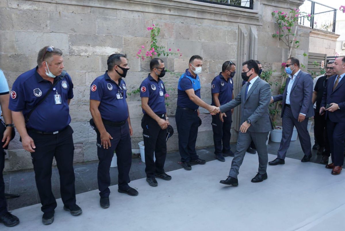 Bodrum Belediye Başkanı Aras, personelle bayramlaştı