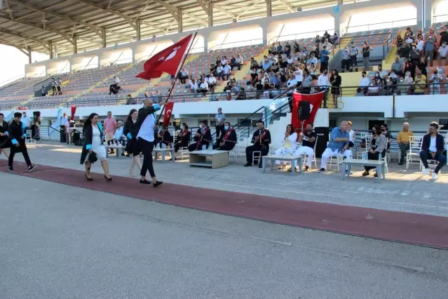 Bursa'da Spor Bilimleri Fakültesi'nde mezuniyet sevinci