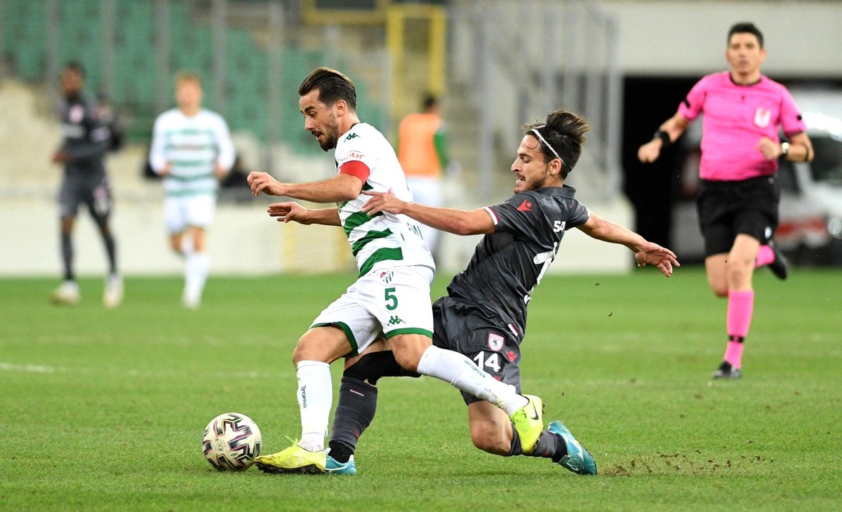 Bursaspor Bolu kampında Samsunspor\'la hazırlık maçı yapacak