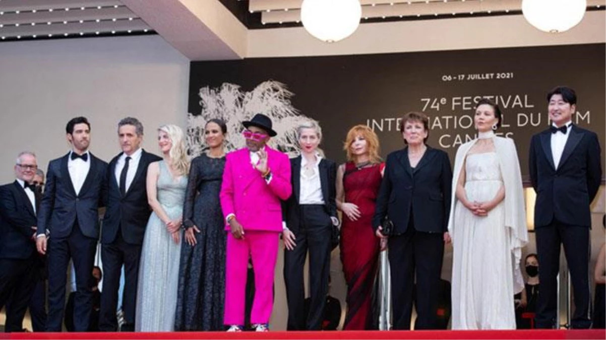 Cannes Film Festivali\'nde ödüller sahiplerine teslim edildi! Etkinliğe, jüri başkanının hatası damga vurdu