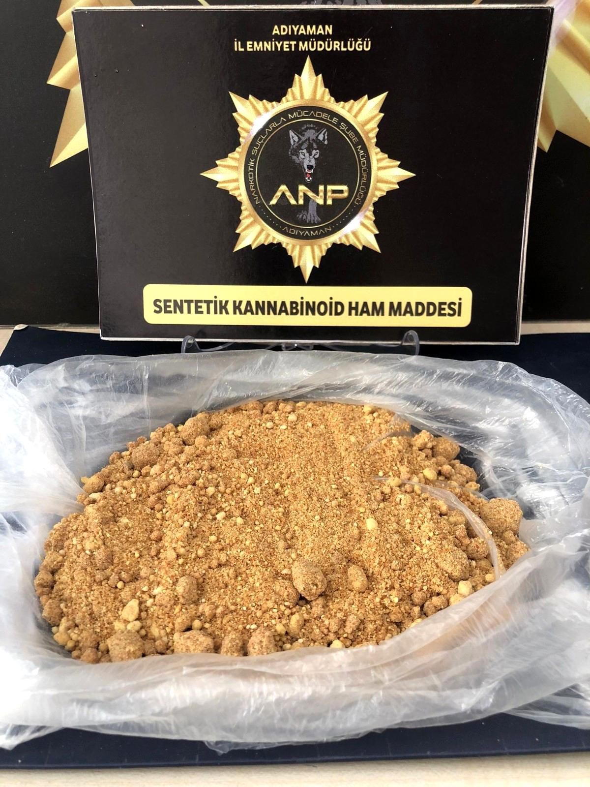 Durdurulan araçlarda uyuşturucu ele geçirildi