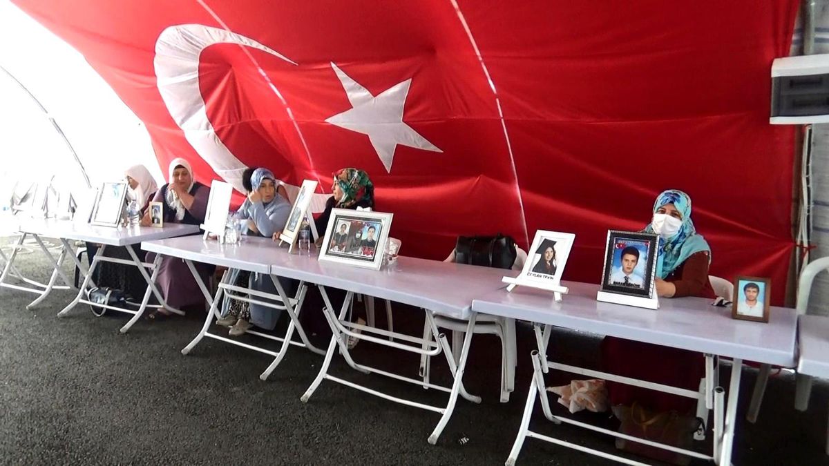 Evlat nöbetindeki baba, oğluna teslim ol çağrısında bulundu