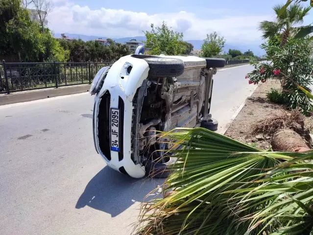 Son dakika haberi... Hatay'da köpeğe çarpmamak için kaza yaptı
