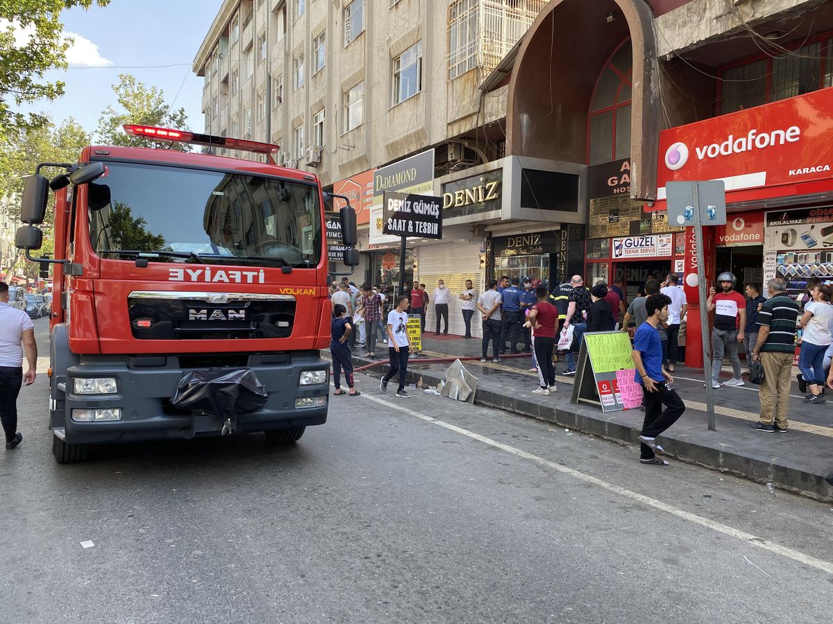 Son dakika haberi: Kahramanmaraş\'ta kuyumcu atölyesinde çıkan yangın söndürüldü