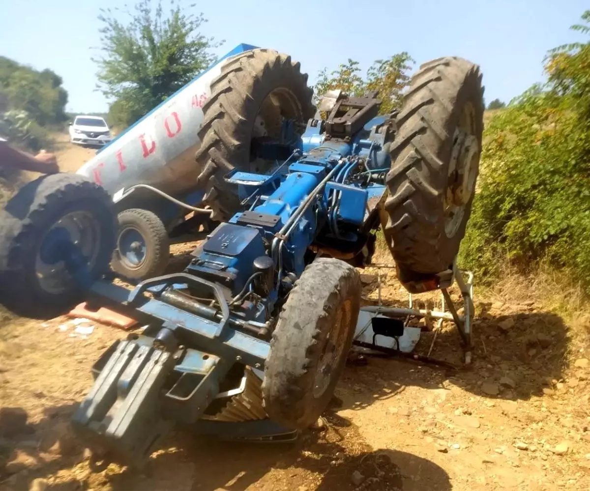 Osmaniye\'de traktör devrildi, baba ve oğlu yaralandı