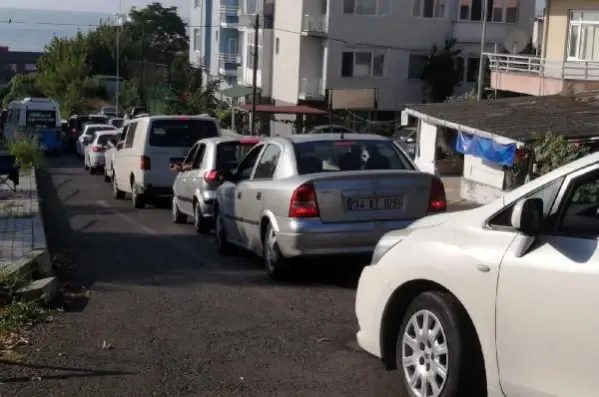 Tekirdağ'da feribot iskelesinde bayram tatili yoğunluğu