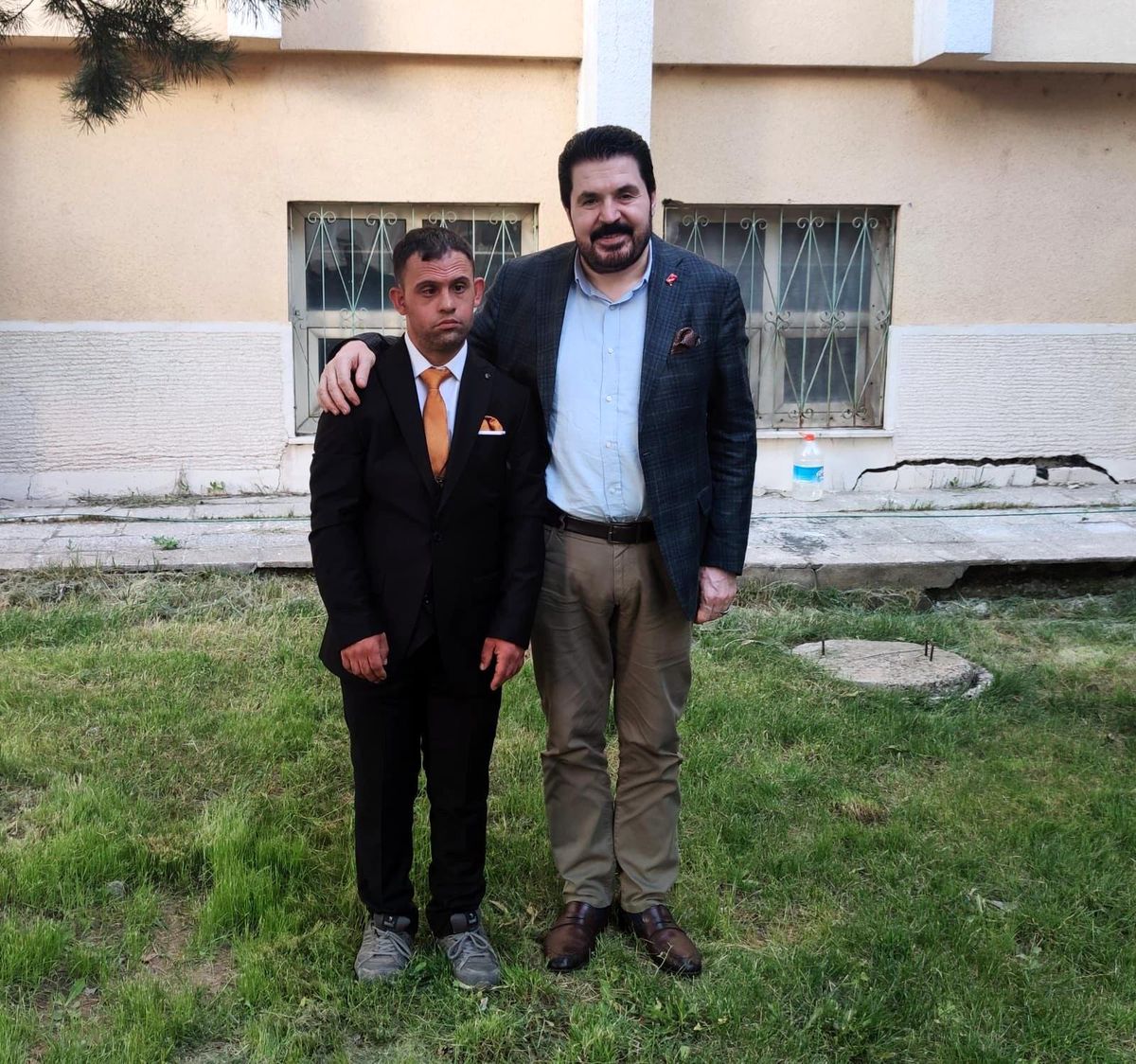 Ağrı Belediye Başkanı Sayan\'dan down sendromlu vatandaşa bayram sürprizi