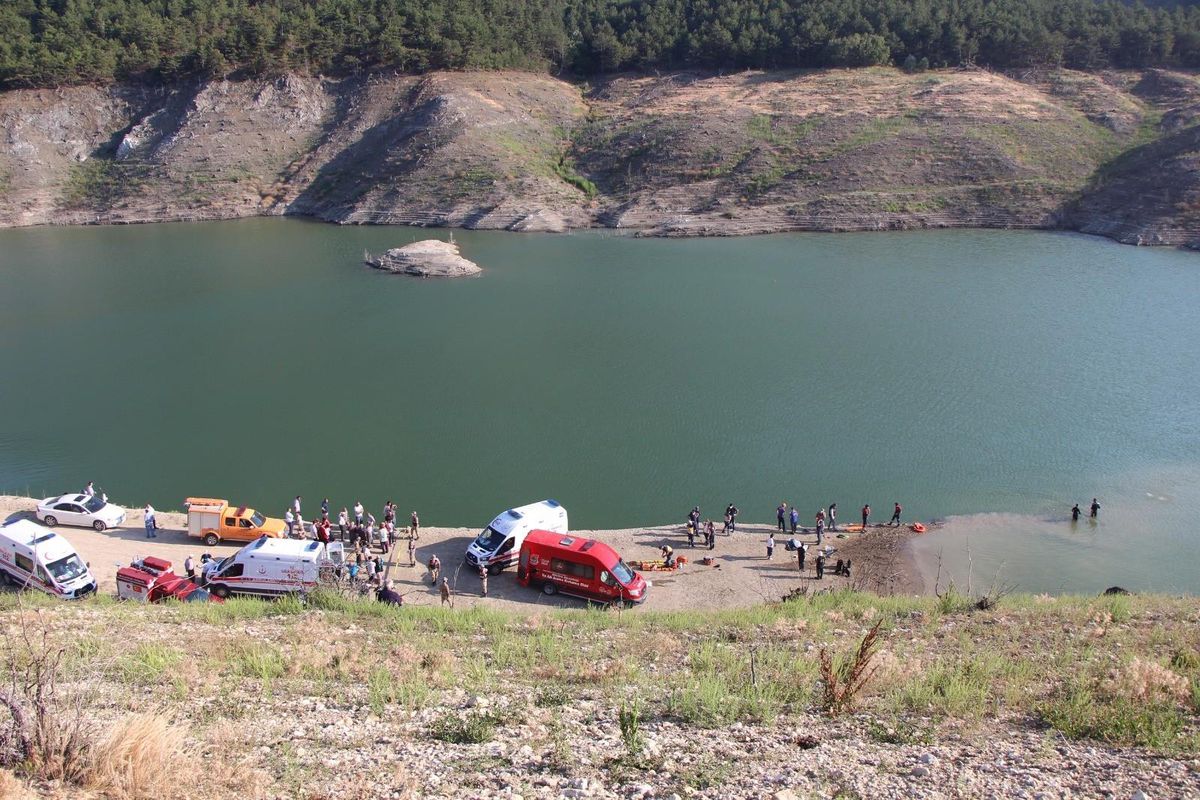 Amasya\'da baraj gölünde kaybolan 3 kişinin cansız bedenine ulaşıldı