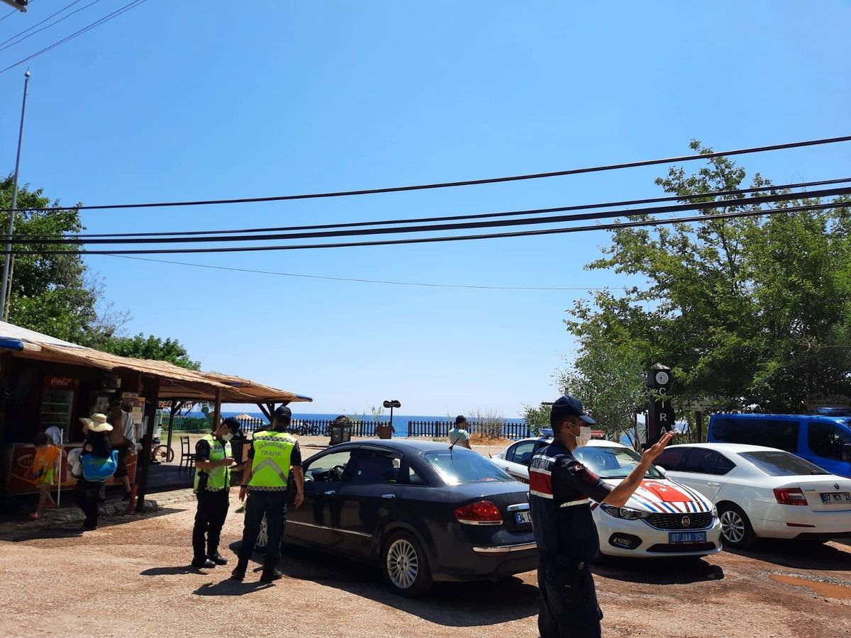 Antalya\'da havadan ve karadan denetimde 225 sürücüye 160 bin TL ceza