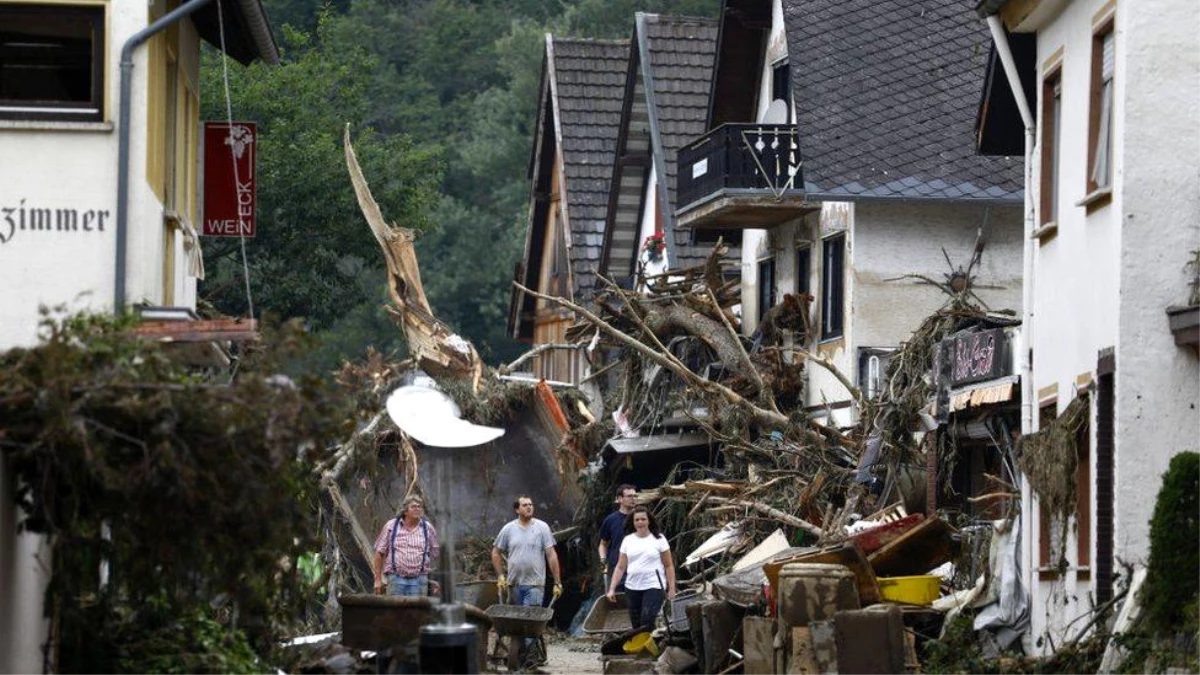 Avrupa\'da sel felaketi: Almanya ve Belçika\'da can kaybı 100\'ü geçti, 1300 kişiden haber alınamıyor