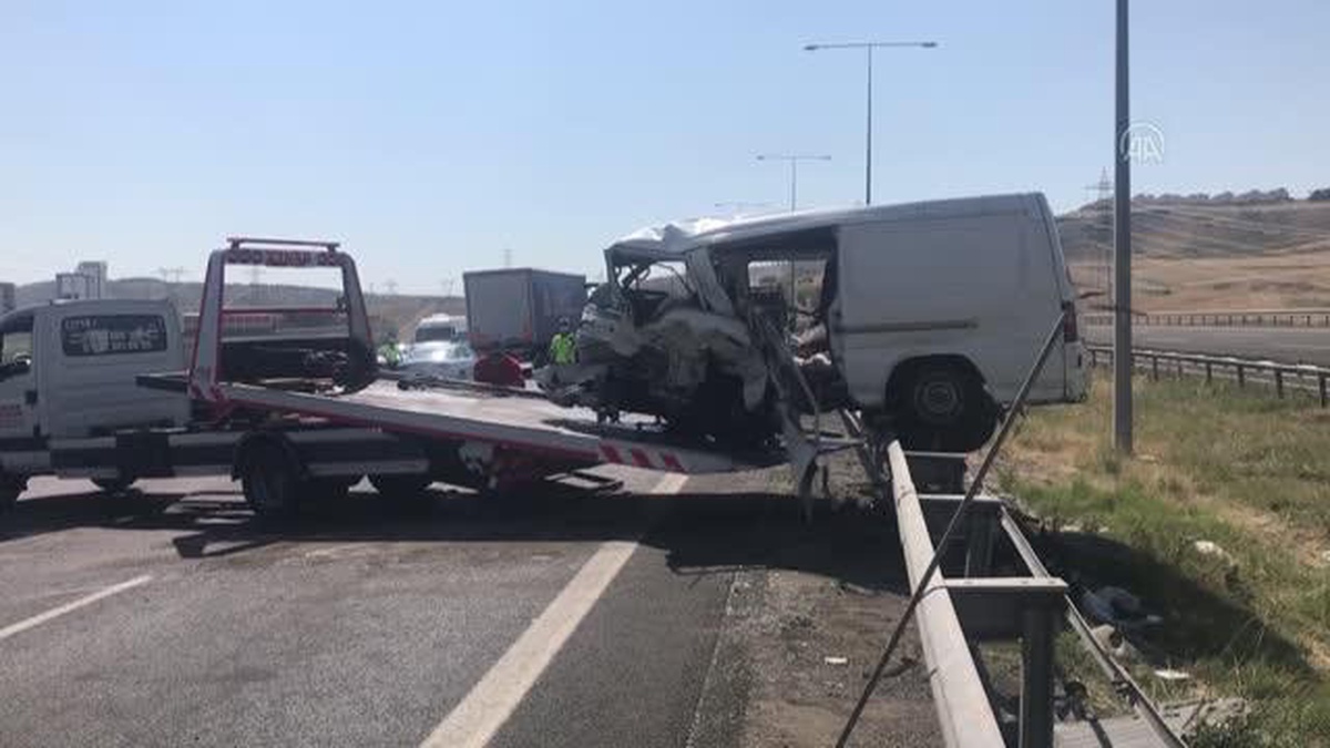 Başkentte zincirleme trafik kazası: 17 yaralı