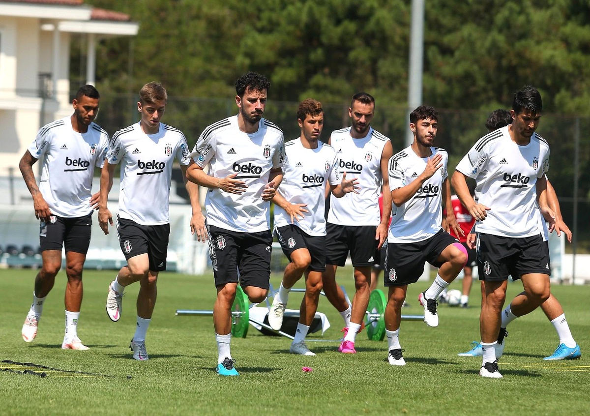 Beşiktaş\'ta hazırlıklar sürüyor