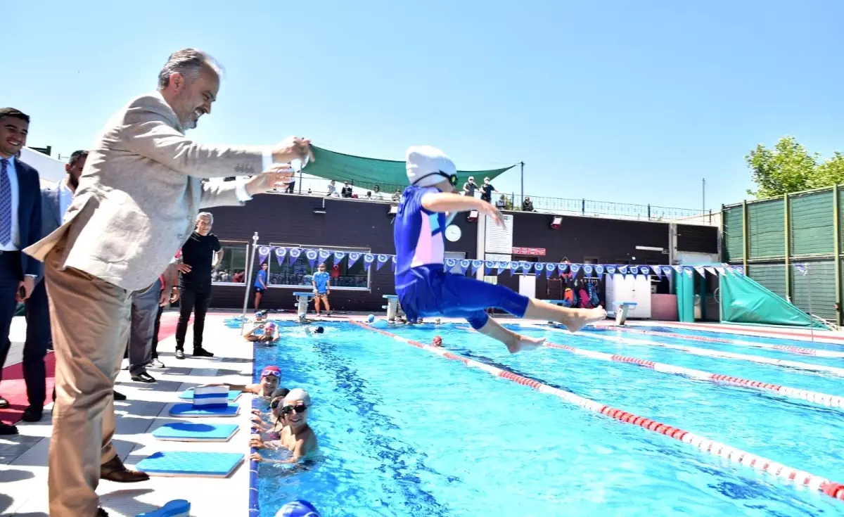 Havuzlar spor okuluyla şenlendi