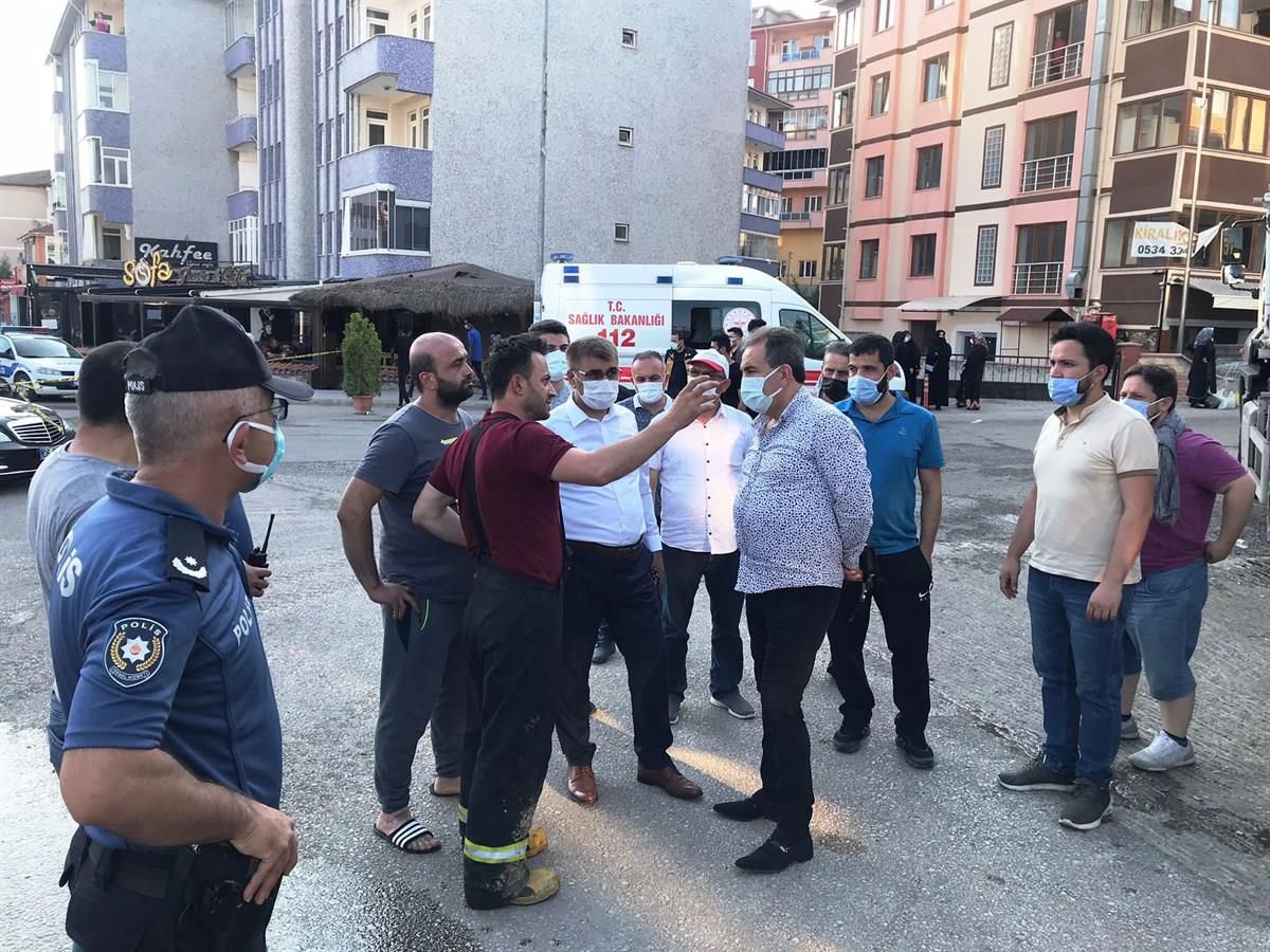 Karabük\'te iki gündür aralıklarla süren süpermarket yangını söndürüldü