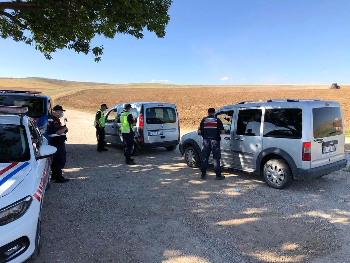 Kırıkkale\'de huzur ve güven uygulamasında sürücülere 60 bin 550 liralık ceza kesildi