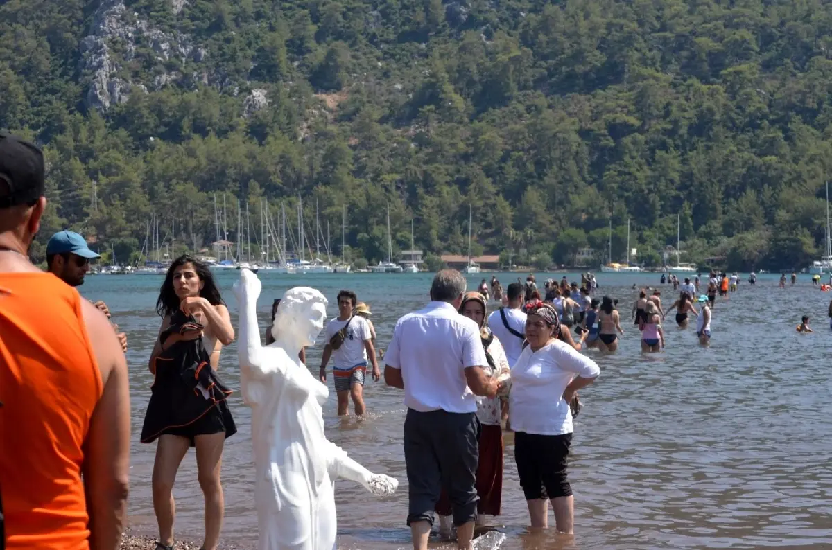 Kızkumu Plajı turist akınına uğradı