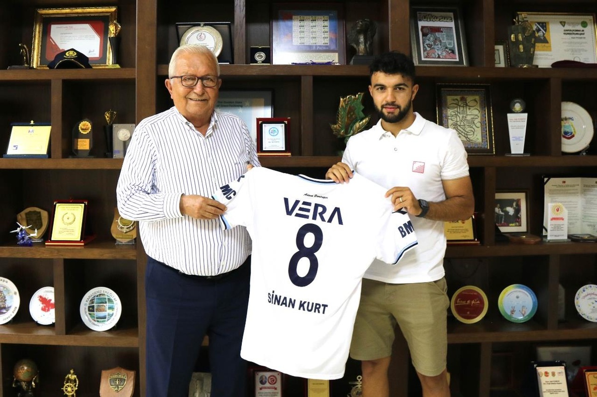 Adana Demirsporlu futbolcu Sinan Kurt\'tan memleketi Zonguldak\'a ziyaret
