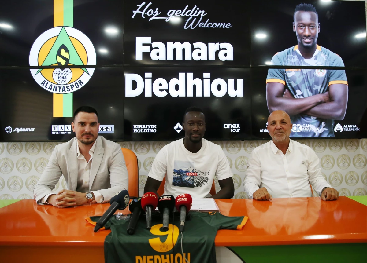 Alanyaspor, Senegalli Famara Diedhiou\'yu transfer etti